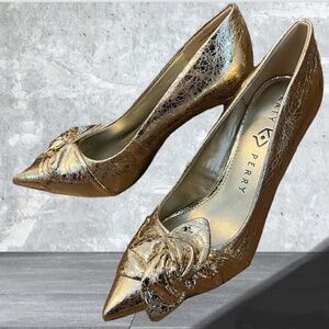 Katy Perry the revival bow pump